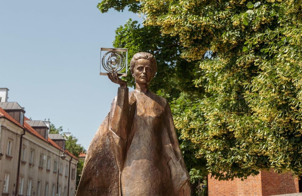 Statue de Marie Curie à Varsovie